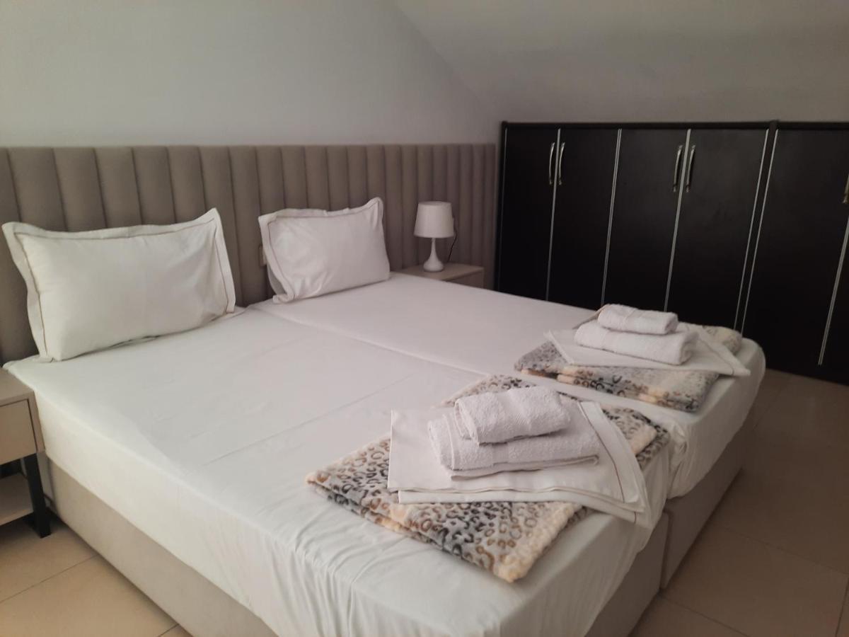 Guesthouse "Pelivani" Berat Exterior photo